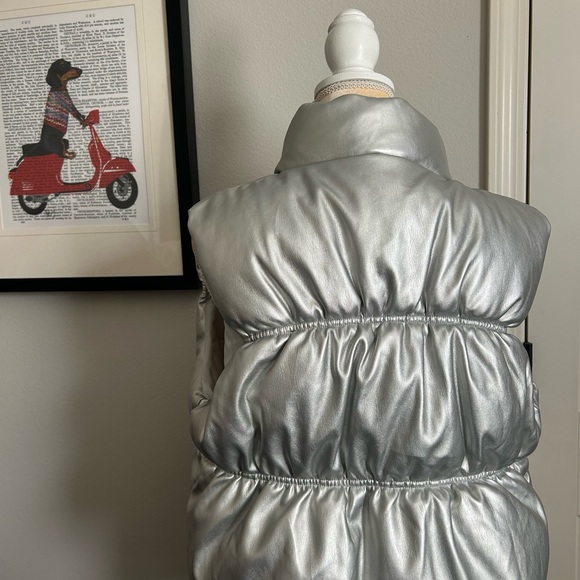 NWT Rachel Roy Silver Metallic Puffer Vest Sz XL Full Zip - Picture 3 of 5